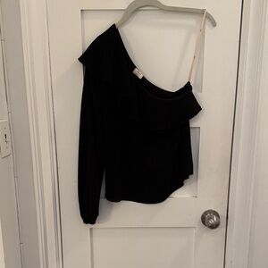 Wilfred Black One-Shoulder Top